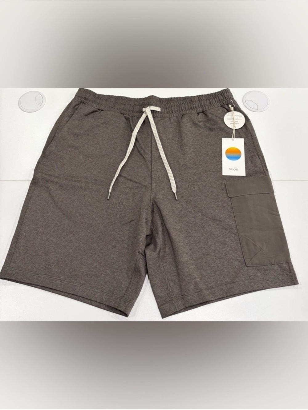 Vuori Sunday Men's Small Performance Utility Short 8" Inseam Grey NWT Shorts